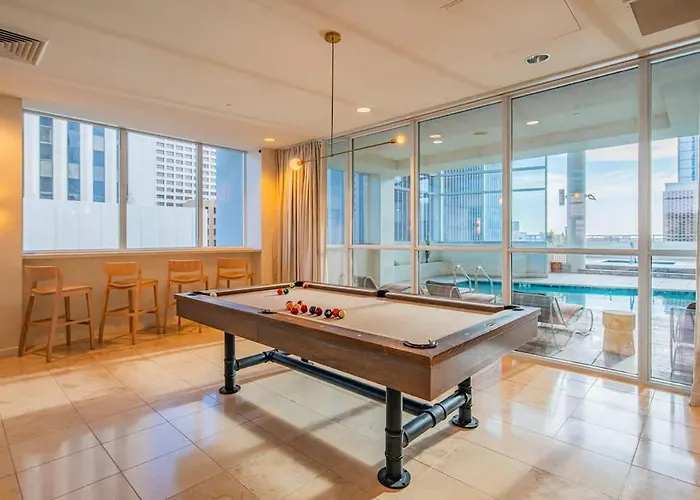 Apartment Near Chase Field Balcony Pool Gym Parking Wd Phoenix