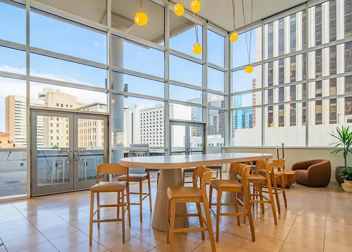 Apartment Near Chase Field Balcony Pool Gym Parking Wd