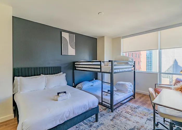 Apartment Near Chase Field Balcony Pool Gym Parking Wd *