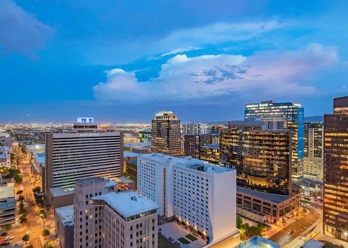 Apartment Near Chase Field Balcony Pool Gym Parking Wd